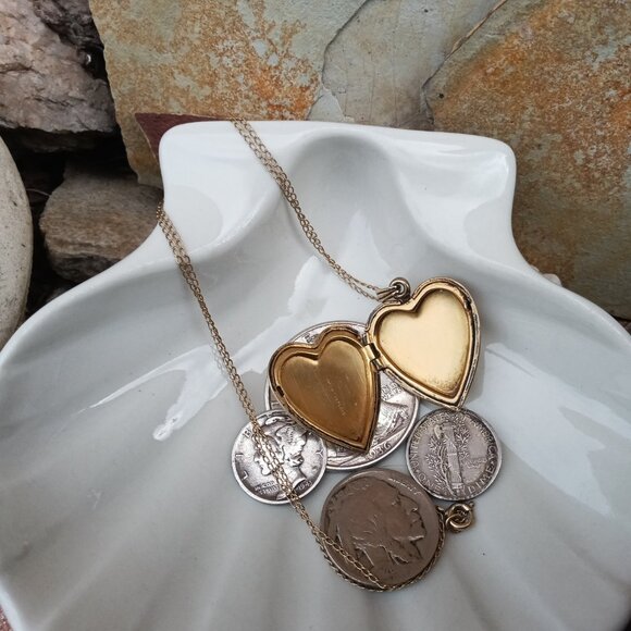 Circa 1920's Etched Sterling Heart Locket - Picture 4 of 5